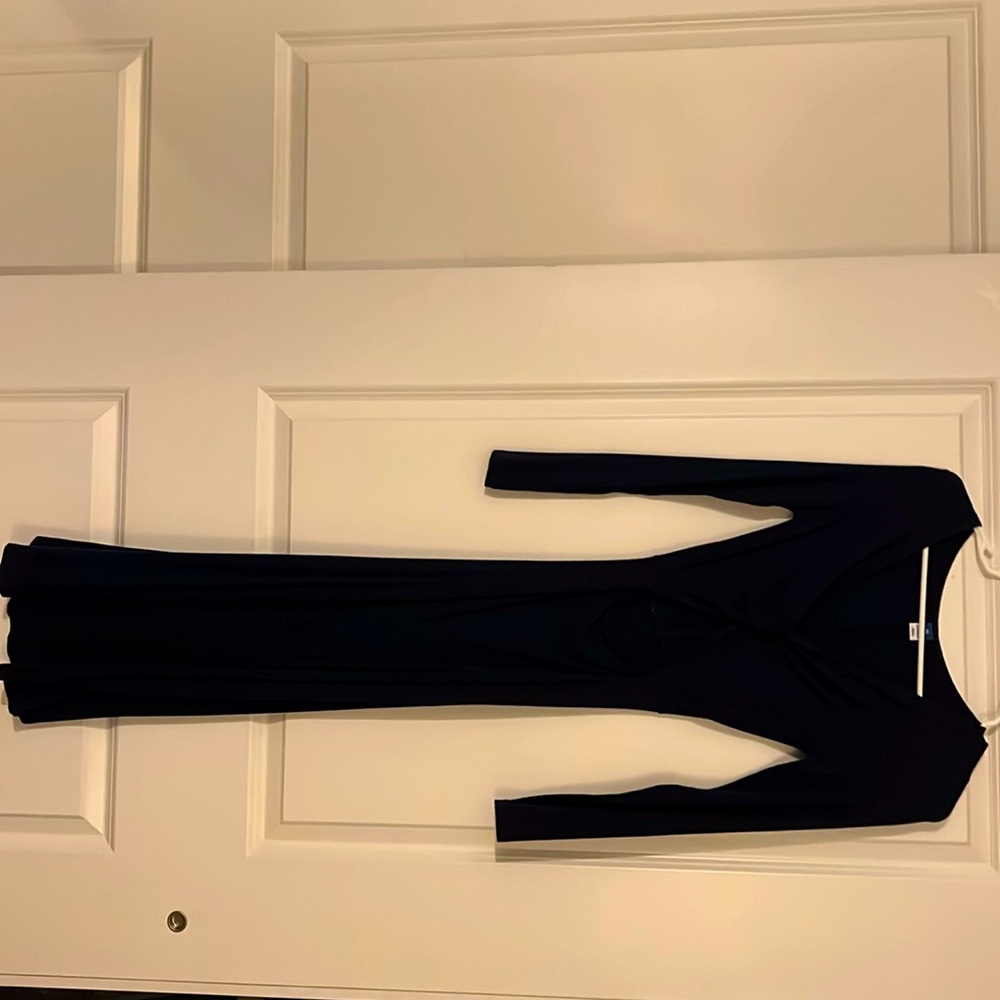 XS Old Navy long sleeve dress with cut out